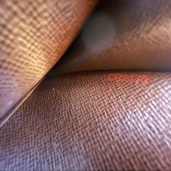 Authentic LV Alexander wallet in EUC - Picture 3 of 6